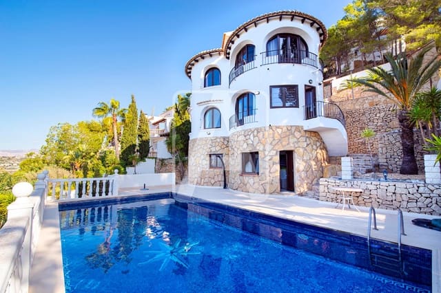 5 bedroom Villa for sale in Moraira, Teulada-Moraira with pool garage - € 650,000 (Ref: 8560937)