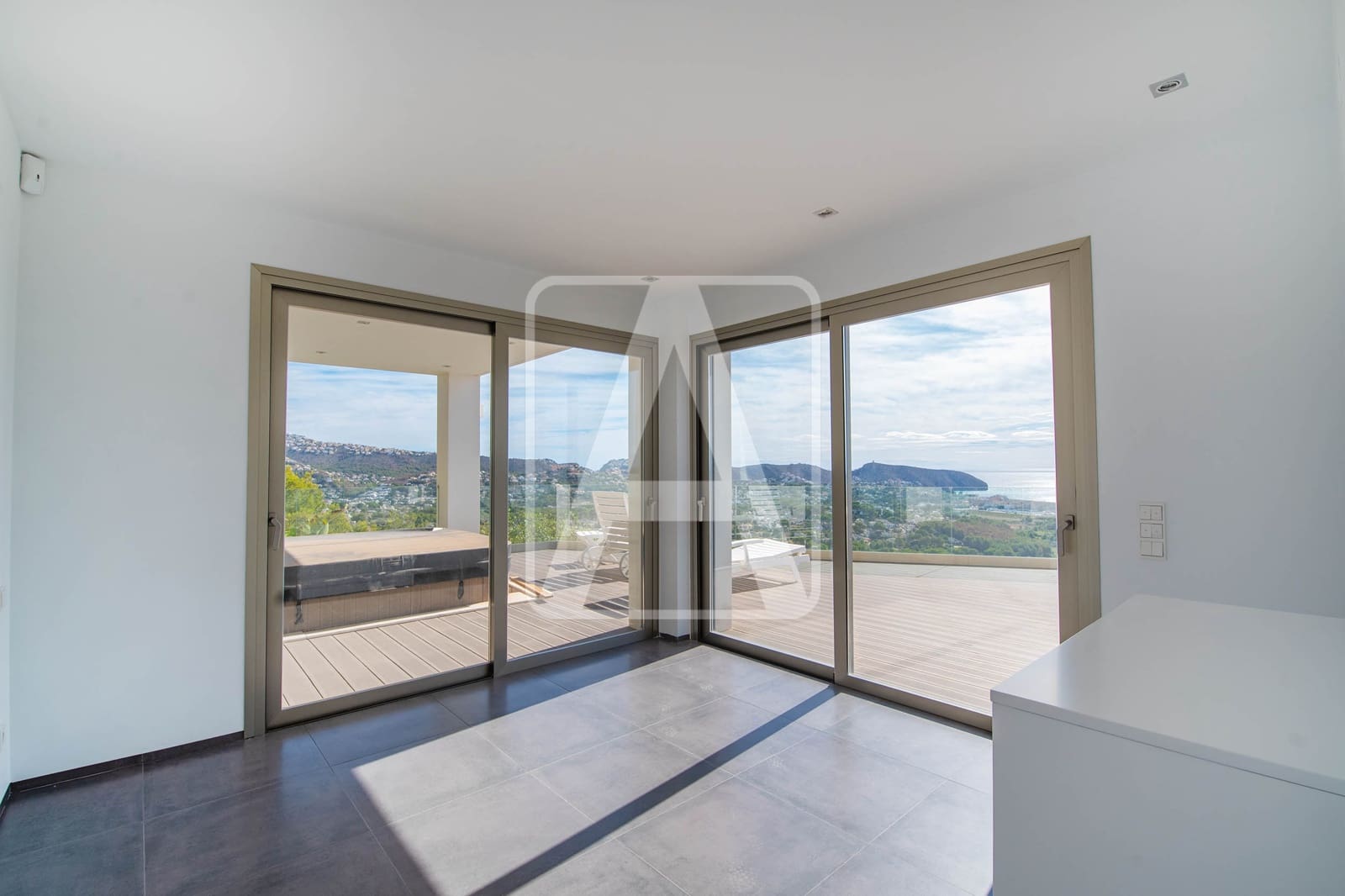 4 Zimmer Villa zu verkaufen in Moraira mit Garage - 1.990.000 € (Ref: 8579125)