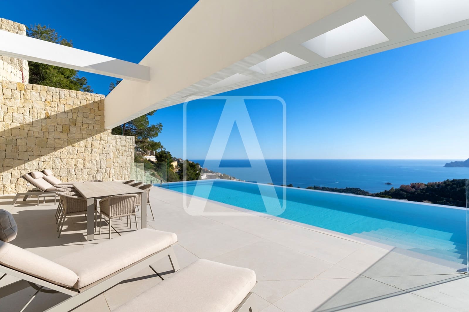5 bedroom Villa for sale in Altea with pool garage - € 6,490,000 (Ref: 8594492)