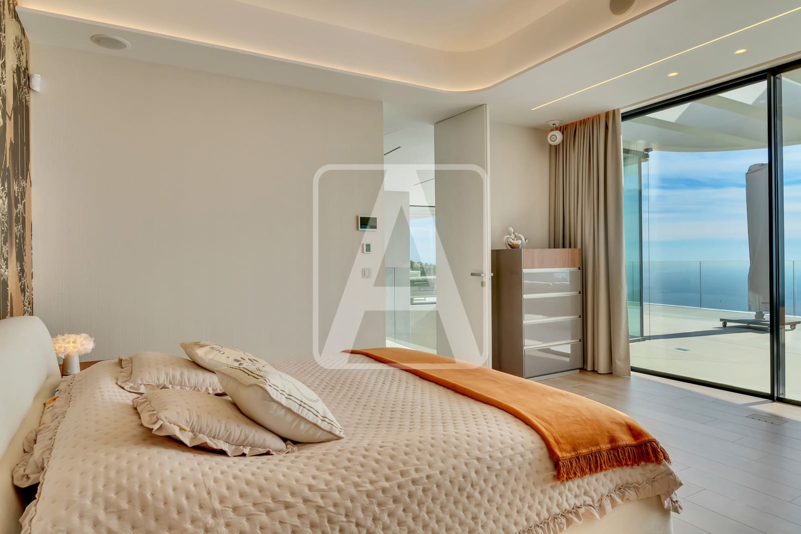 5 bedroom Villa for sale in Altea with pool garage - € 6,490,000 (Ref: 8594492)
