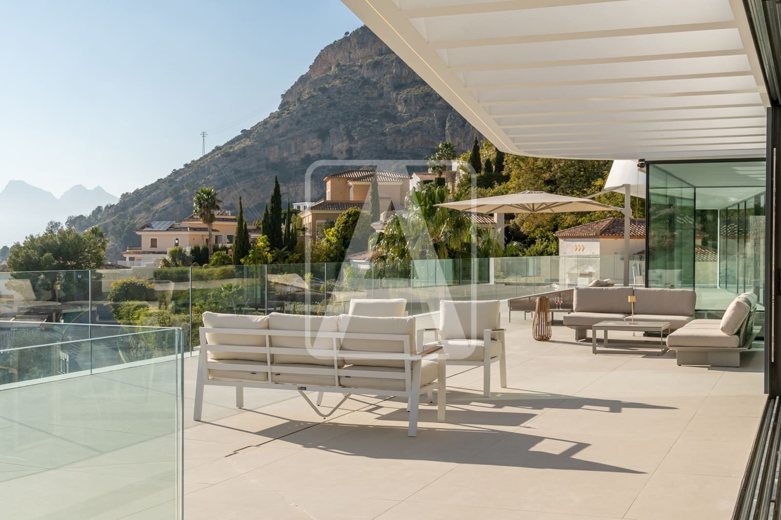 5 bedroom Villa for sale in Altea with pool garage - € 6,490,000 (Ref: 8594492)