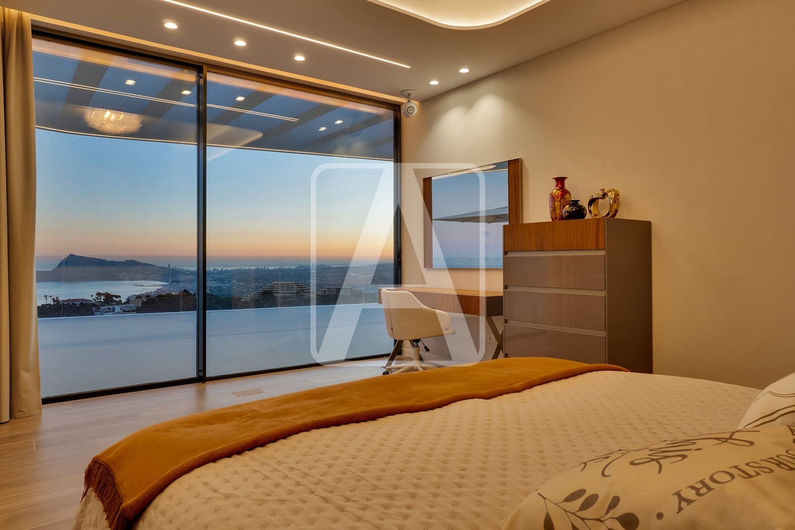5 bedroom Villa for sale in Altea with pool garage - € 6,490,000 (Ref: 8594492)