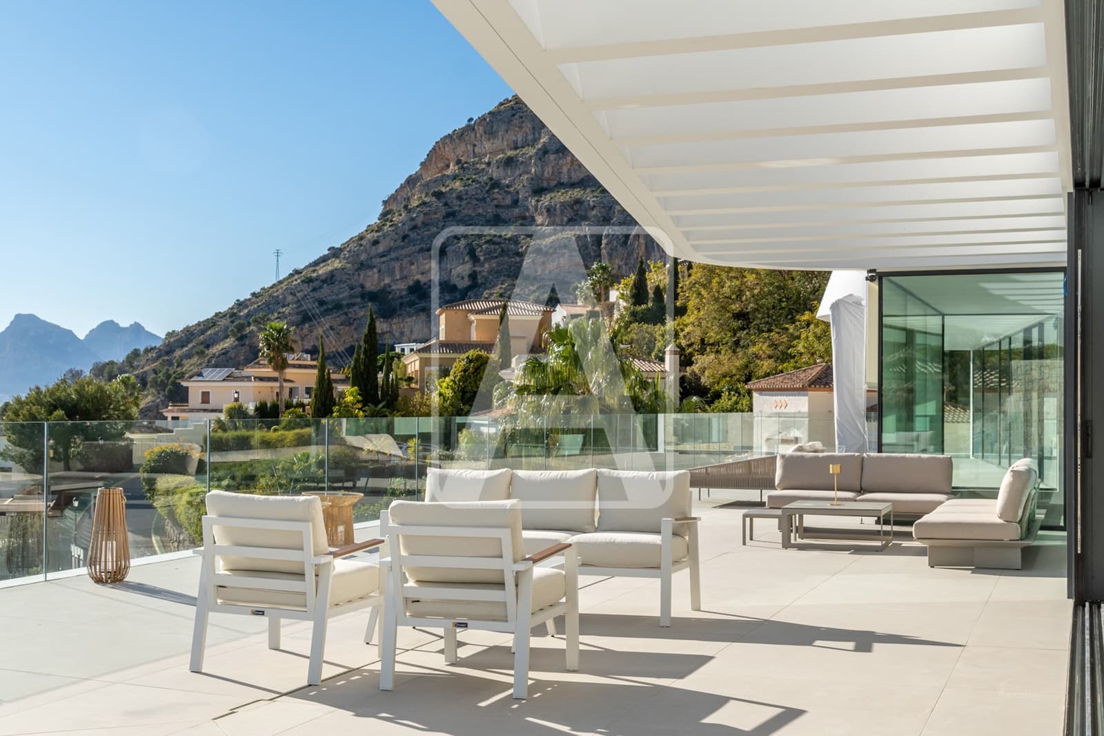 5 bedroom Villa for sale in Altea with pool garage - € 6,490,000 (Ref: 8594492)