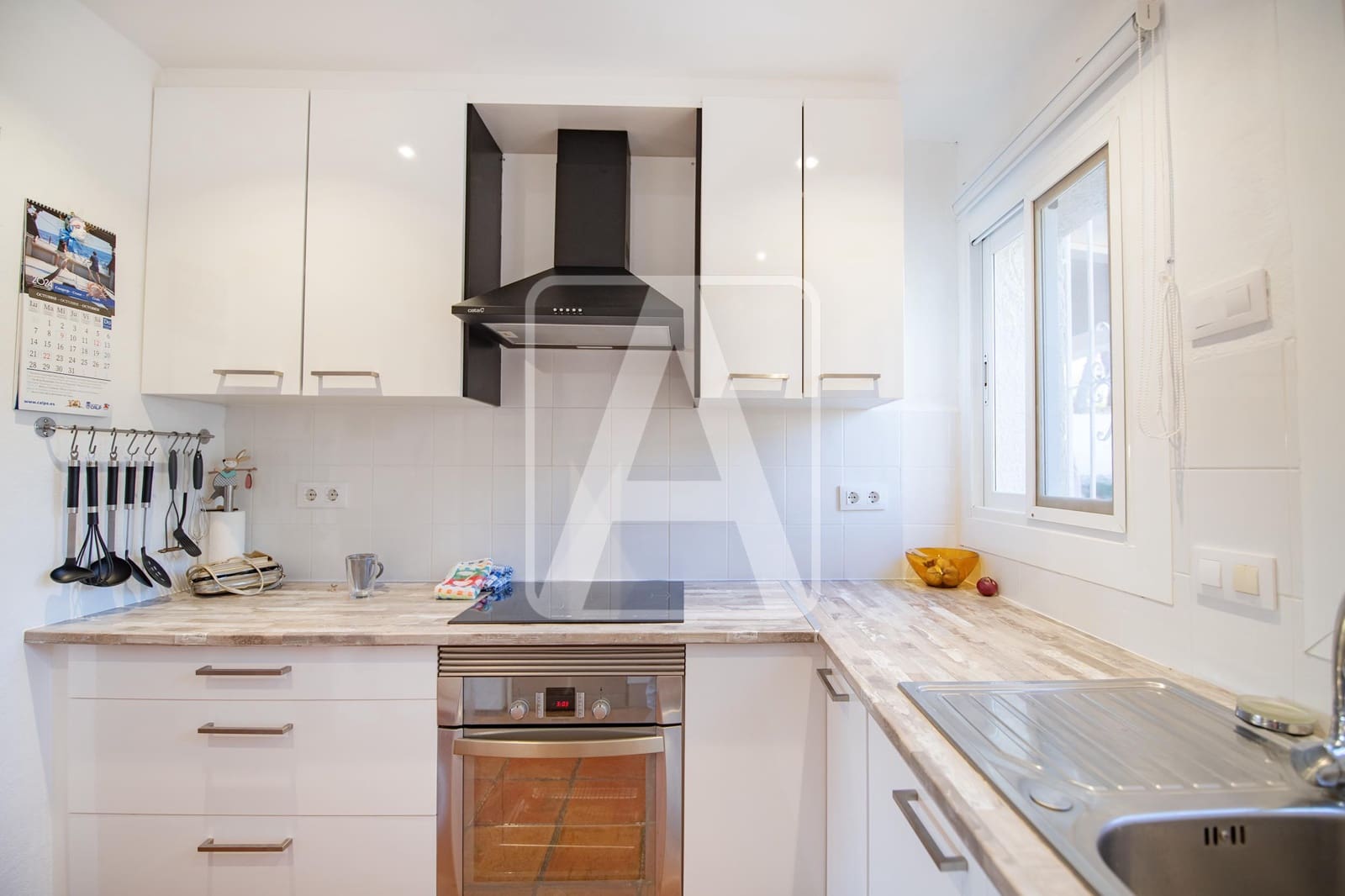 5 makuuhuone Huvila myytävänä paikassa Benissa mukana 
autotalli - 710 000 € (Ref: 8596112)