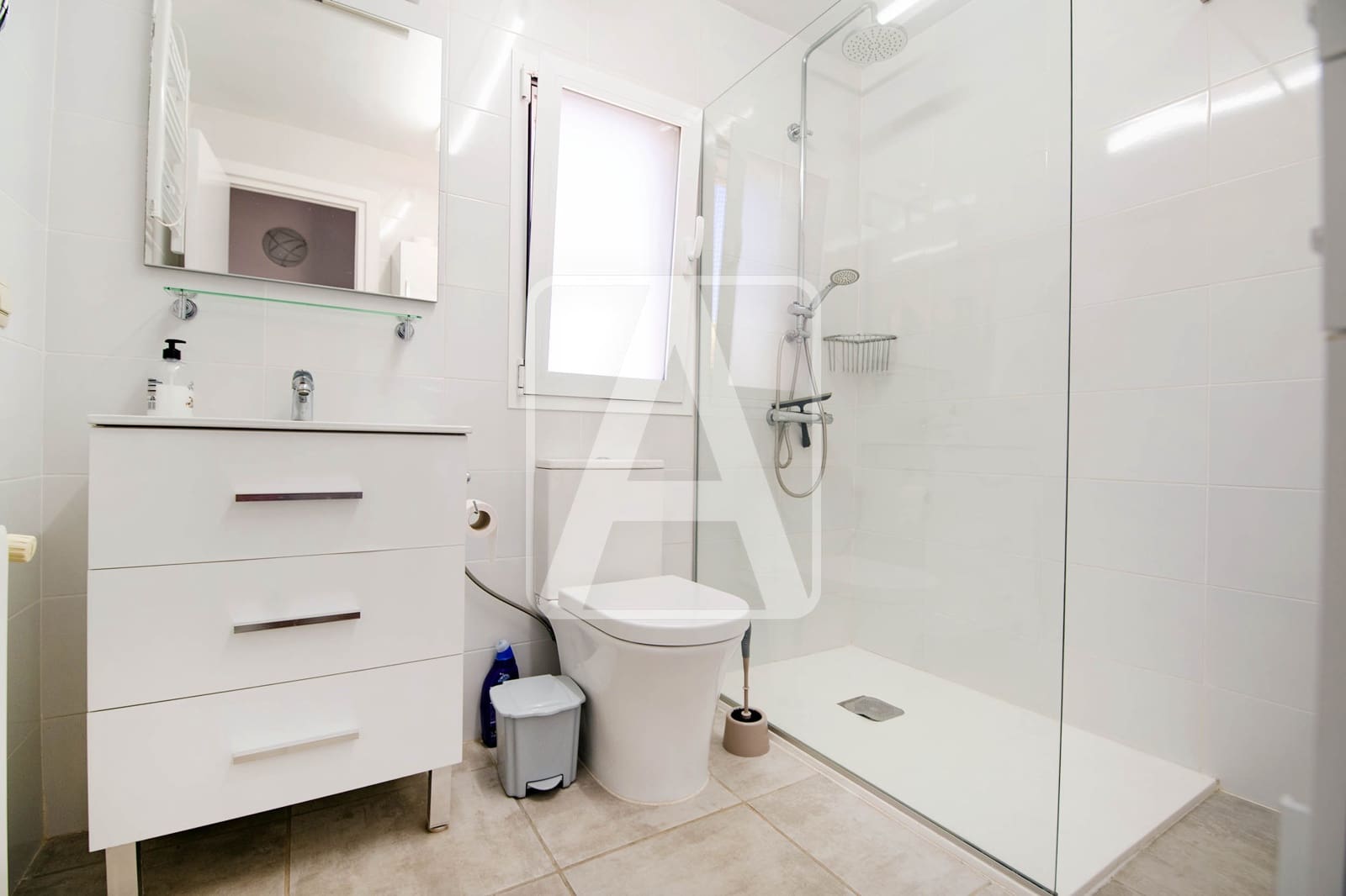 5 makuuhuone Huvila myytävänä paikassa Benissa mukana 
autotalli - 710 000 € (Ref: 8596112)