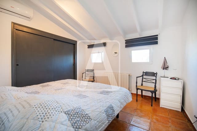 5 makuuhuone Huvila myytävänä paikassa Benissa mukana 
autotalli - 710 000 € (Ref: 8596112)