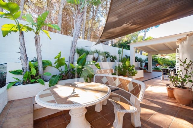 5 makuuhuone Huvila myytävänä paikassa Benissa mukana 
autotalli - 710 000 € (Ref: 8596112)