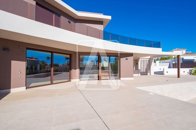 5 Zimmer Villa zu verkaufen in Calpe / Calp mit Pool Garage - 1.550.000 € (Ref: 8604286)