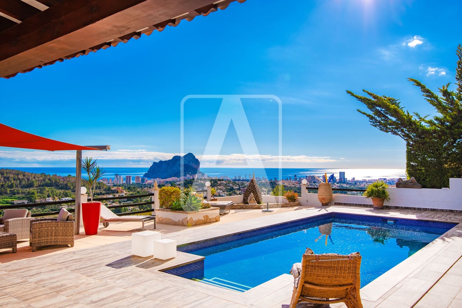 3 chambre Villa/Maison à vendre à Calpe / Calp avec piscine garage - 1 050 000 € (Ref: 8697416)