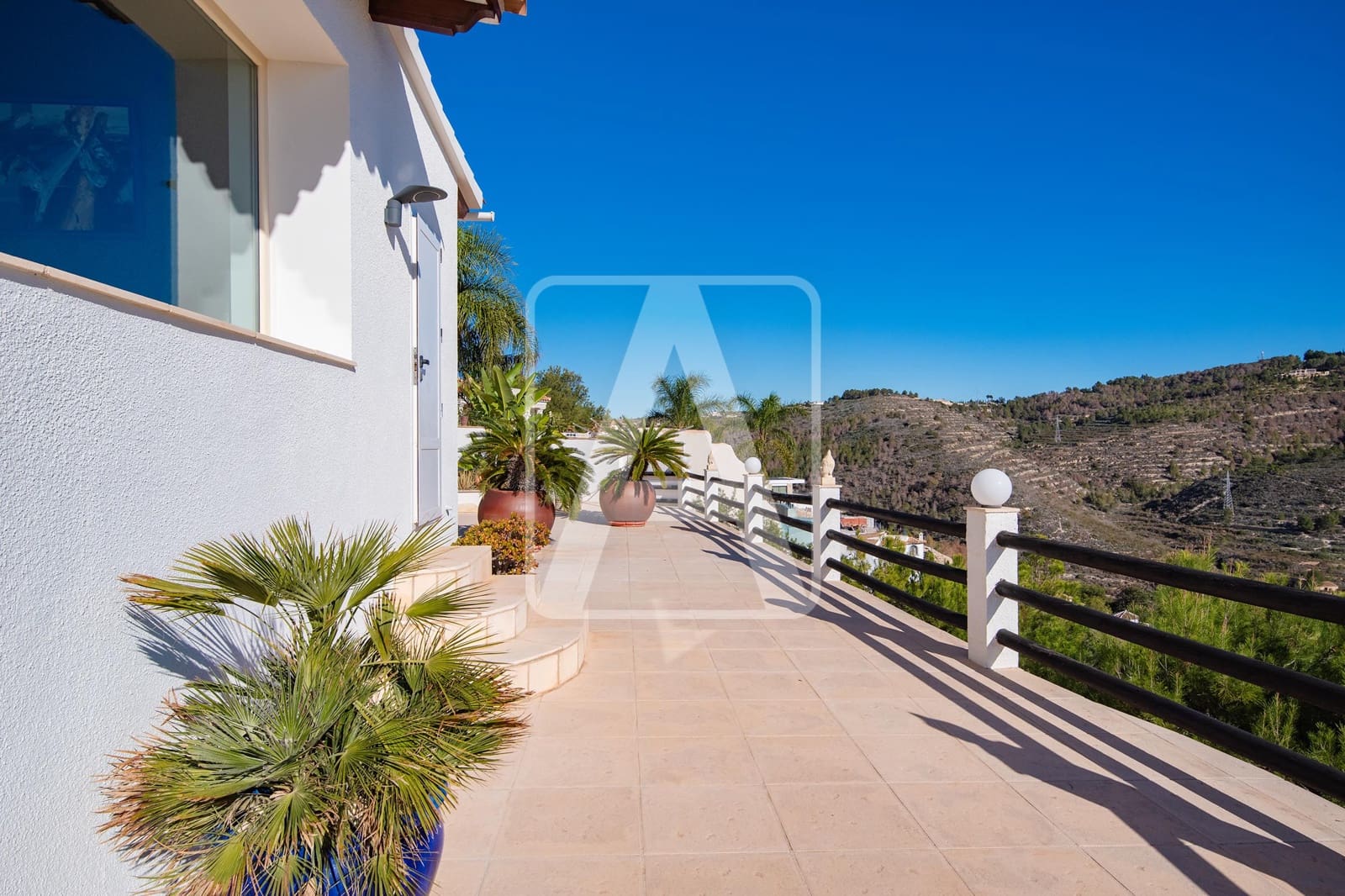 3 chambre Villa/Maison à vendre à Calpe / Calp avec piscine garage - 1 050 000 € (Ref: 8697416)