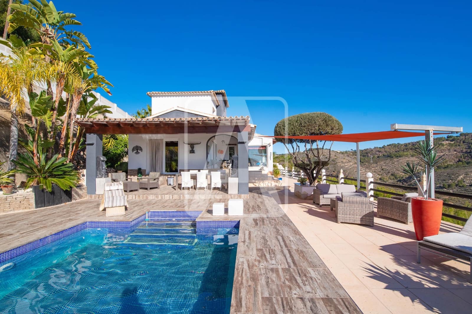 3 chambre Villa/Maison à vendre à Calpe / Calp avec piscine garage - 1 050 000 € (Ref: 8697416)