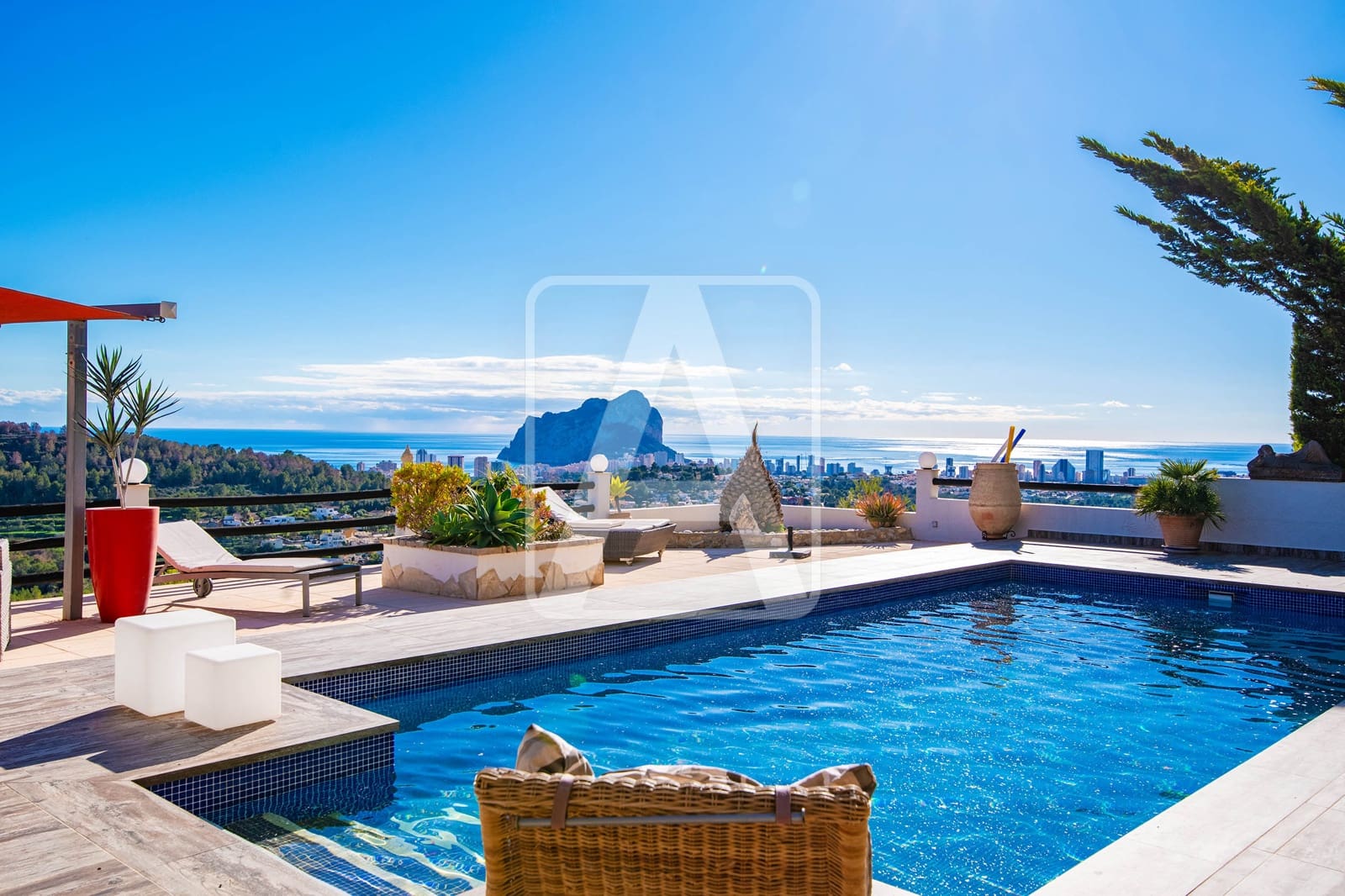 3 chambre Villa/Maison à vendre à Calpe / Calp avec piscine garage - 1 050 000 € (Ref: 8697416)