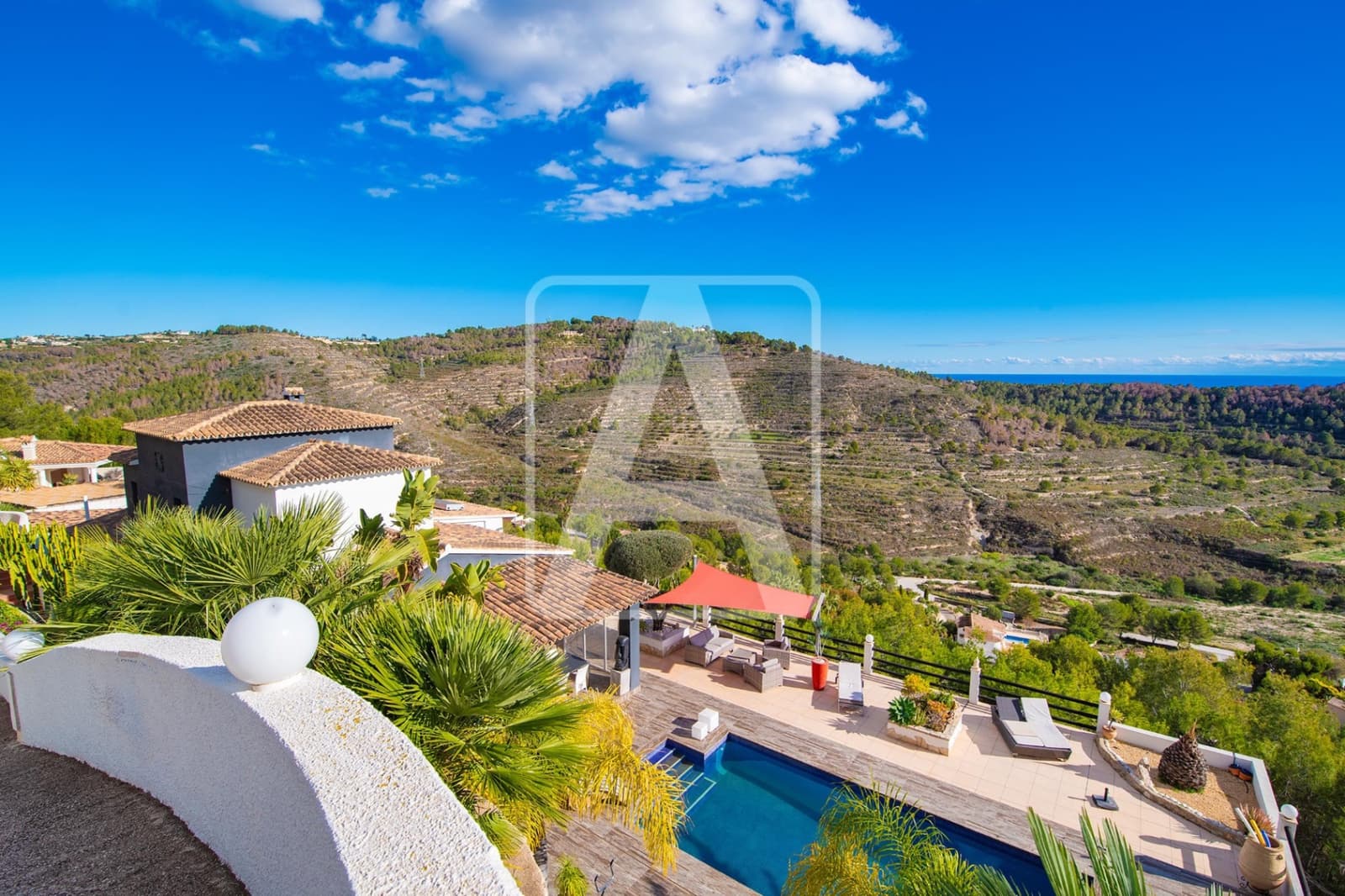 3 chambre Villa/Maison à vendre à Calpe / Calp avec piscine garage - 1 050 000 € (Ref: 8697416)