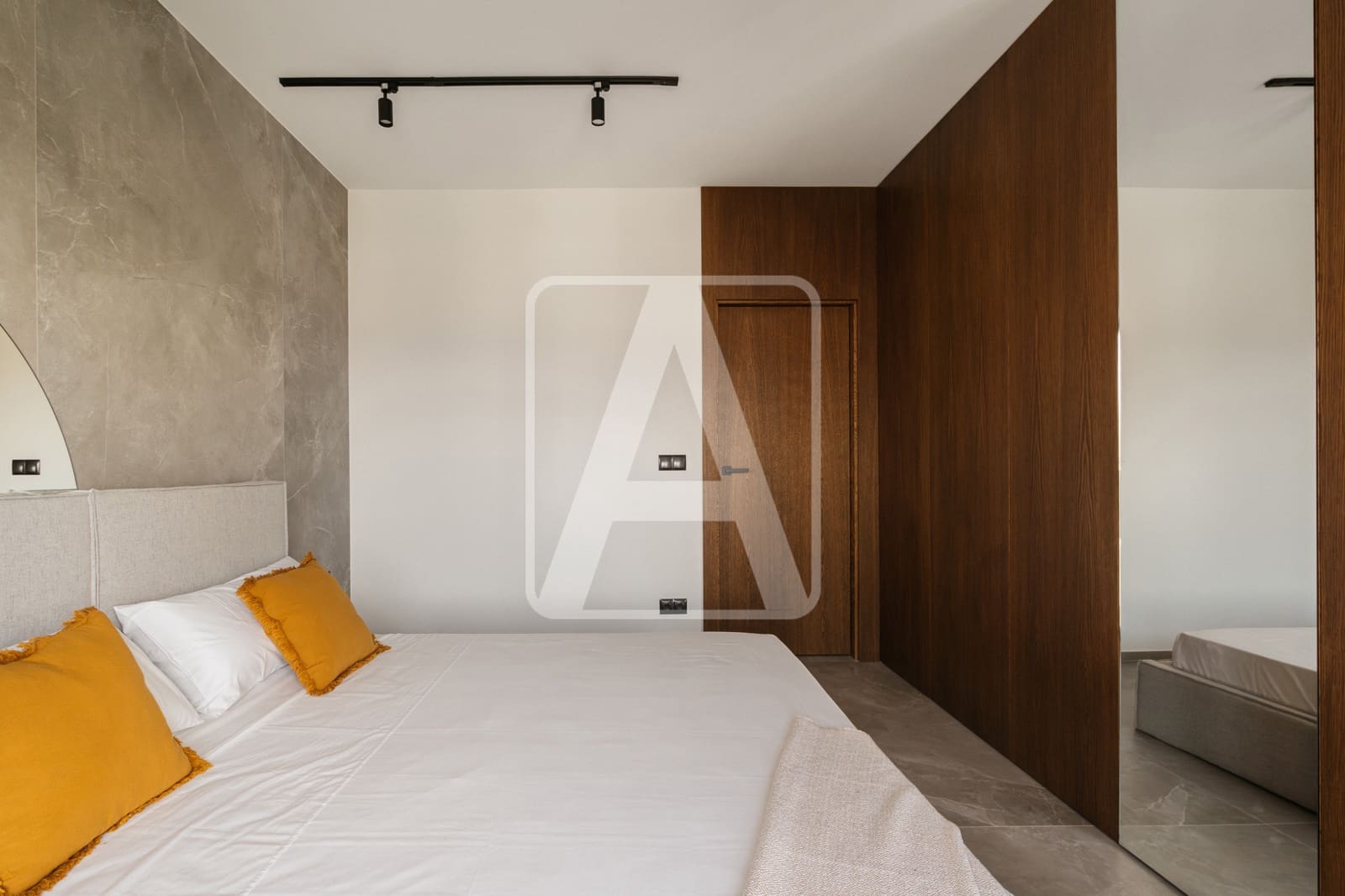 5 bedroom Villa for sale in Cumbre del Sol with garage - € 1,750,000 (Ref: 8760386)