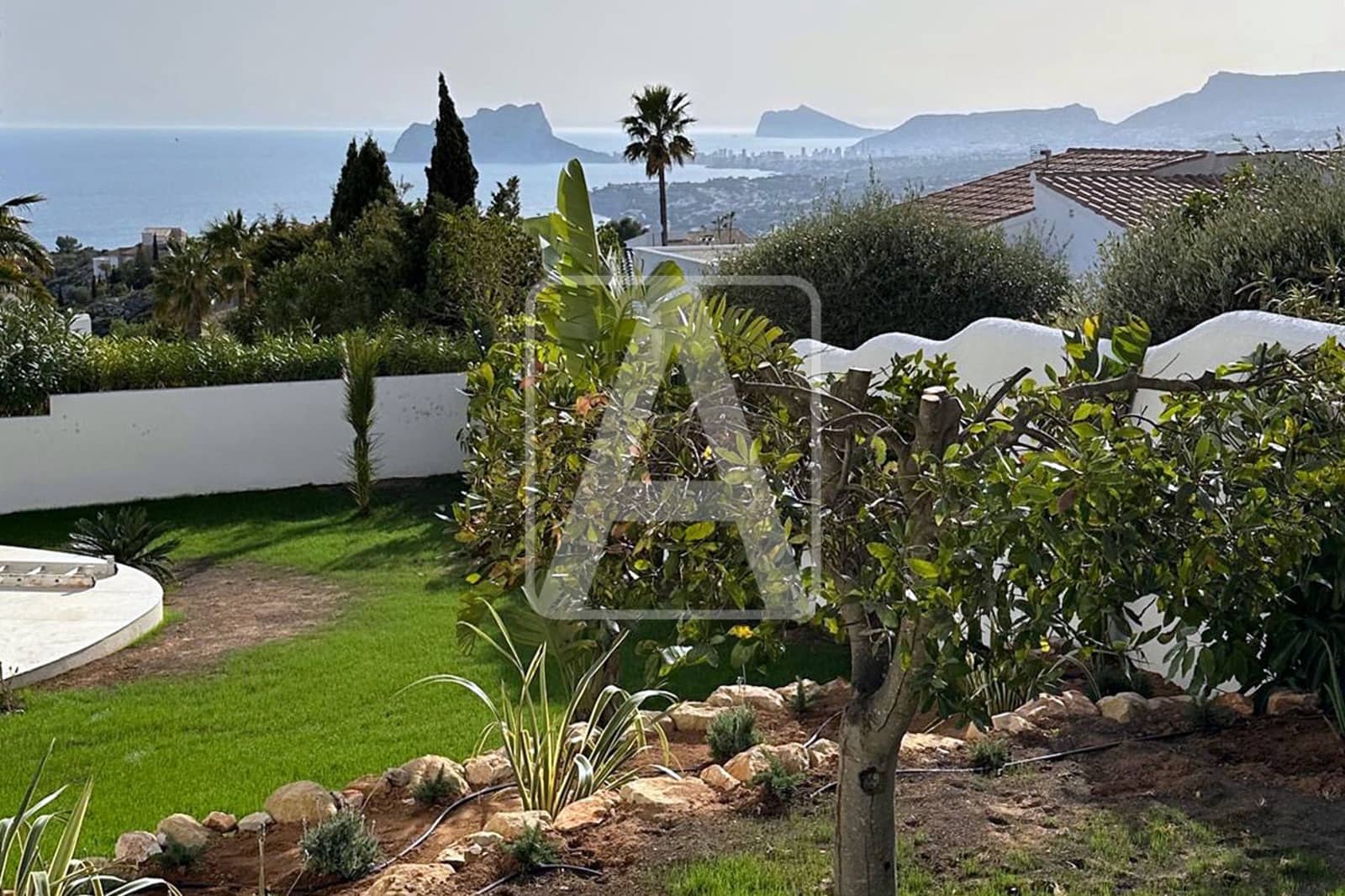 5 bedroom Villa for sale in Cumbre del Sol with garage - € 1,750,000 (Ref: 8760386)