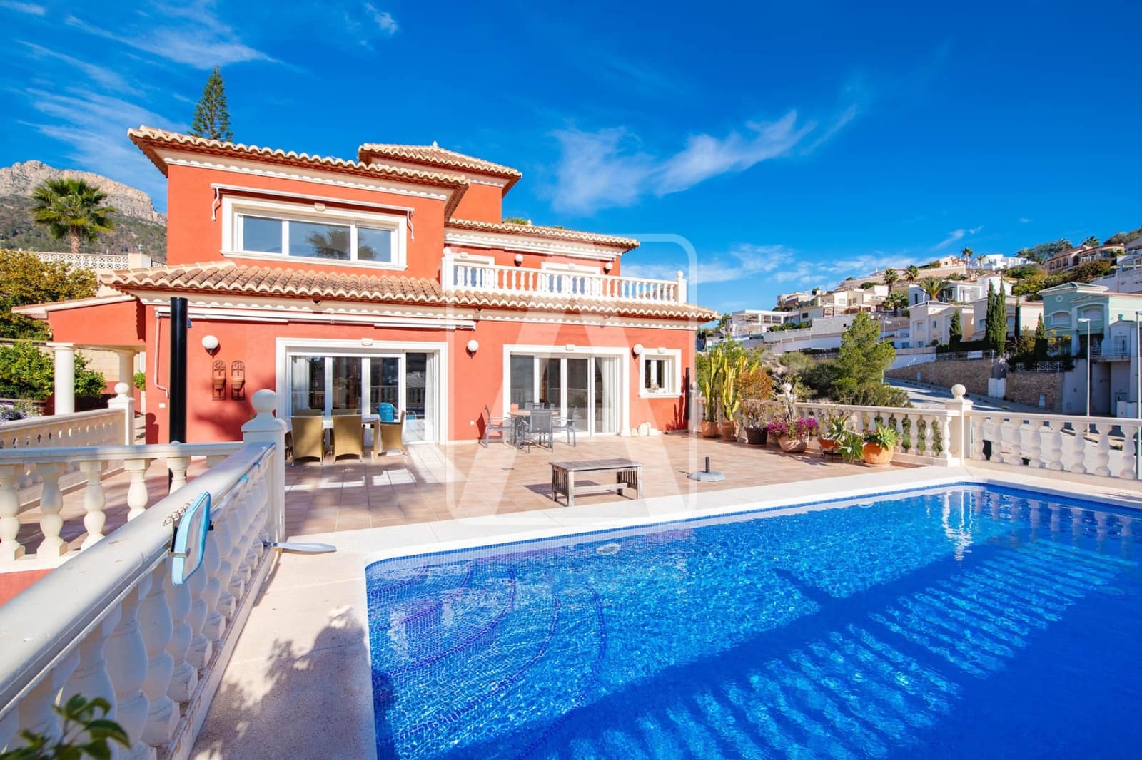 5 bedroom Villa for sale in Calpe / Calp with pool garage - € 820,000 (Ref: 8772629)
