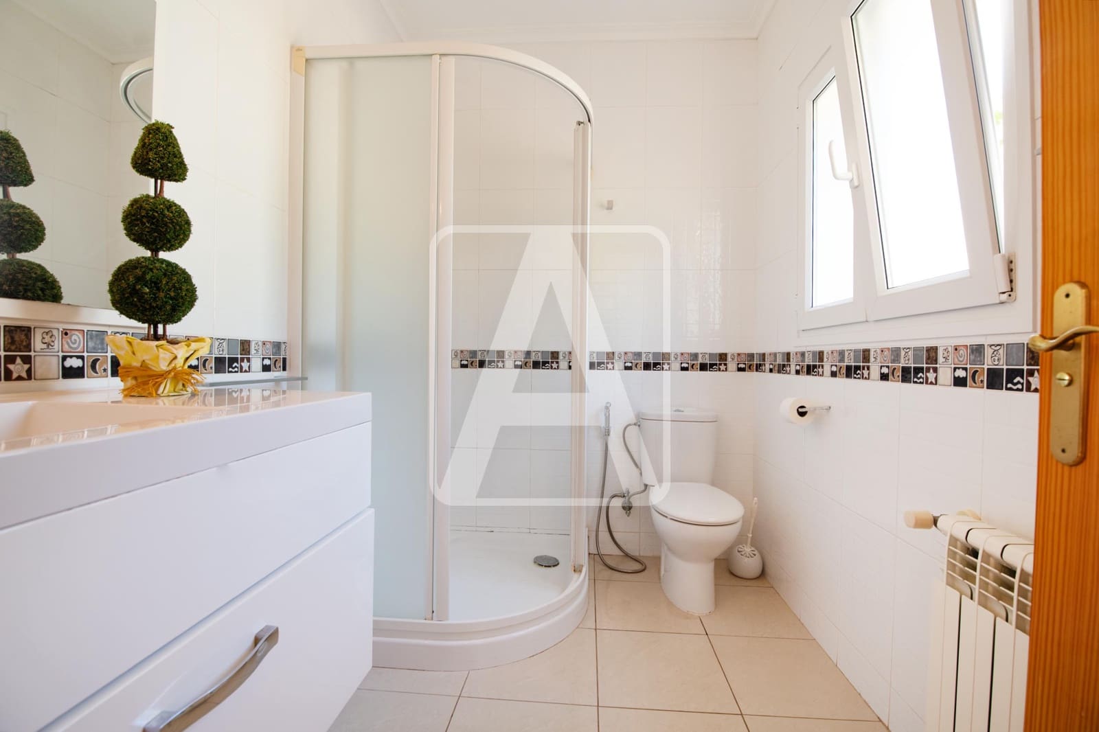 5 bedroom Villa for sale in Calpe / Calp with pool garage - € 820,000 (Ref: 8772629)