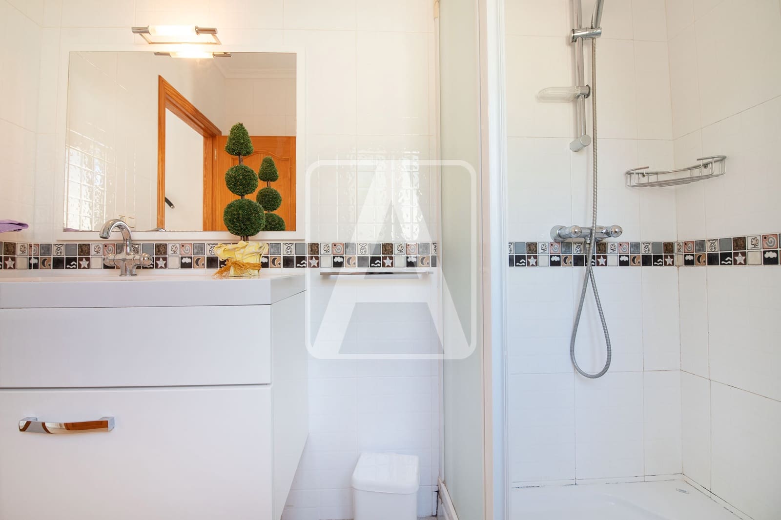 5 bedroom Villa for sale in Calpe / Calp with pool garage - € 820,000 (Ref: 8772629)