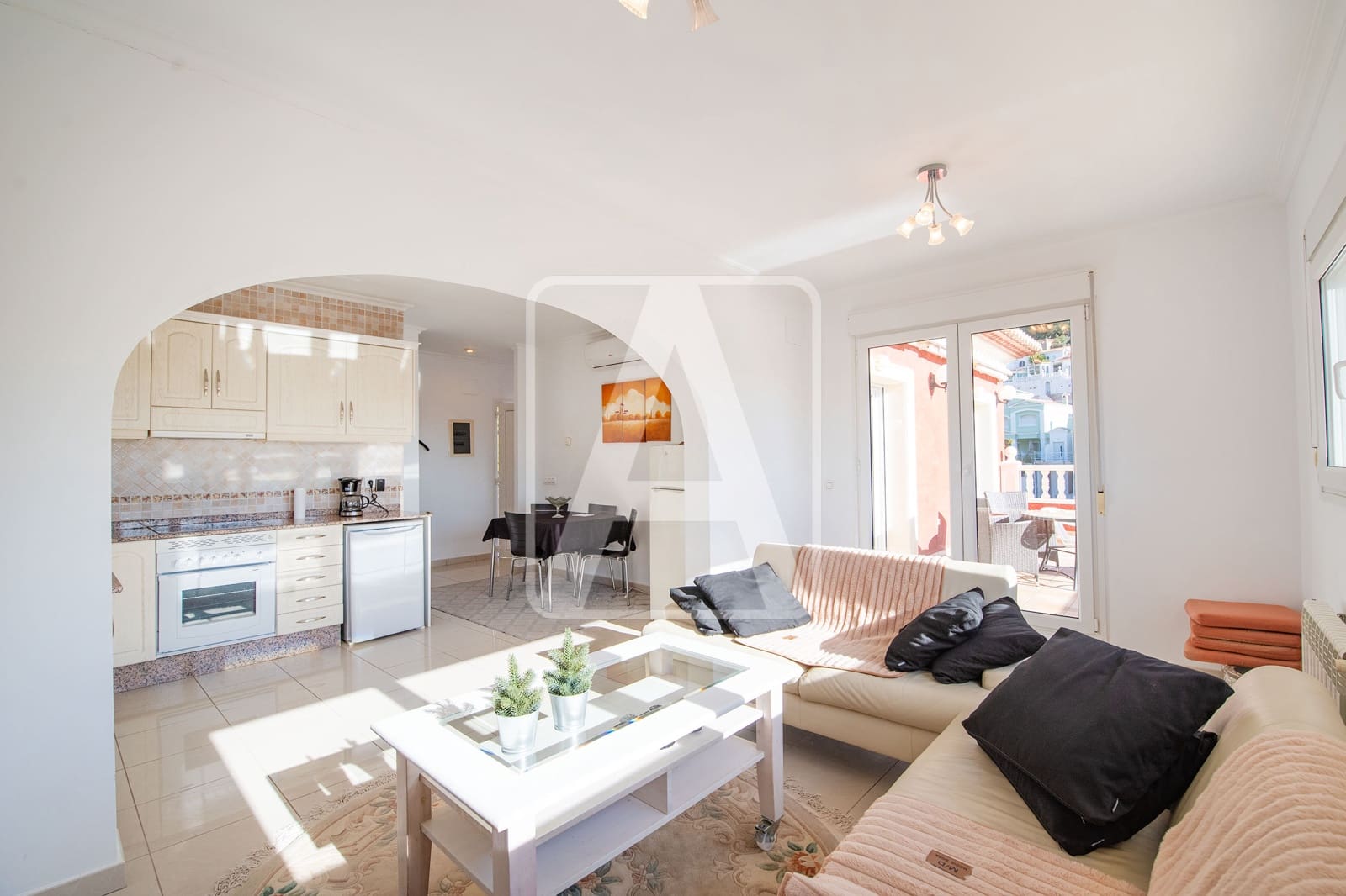 5 bedroom Villa for sale in Calpe / Calp with pool garage - € 820,000 (Ref: 8772629)