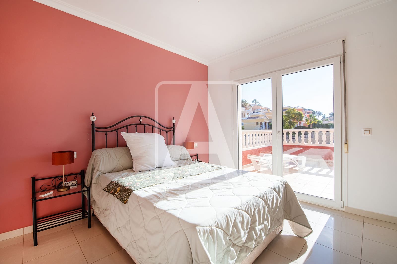 5 bedroom Villa for sale in Calpe / Calp with pool garage - € 820,000 (Ref: 8772629)