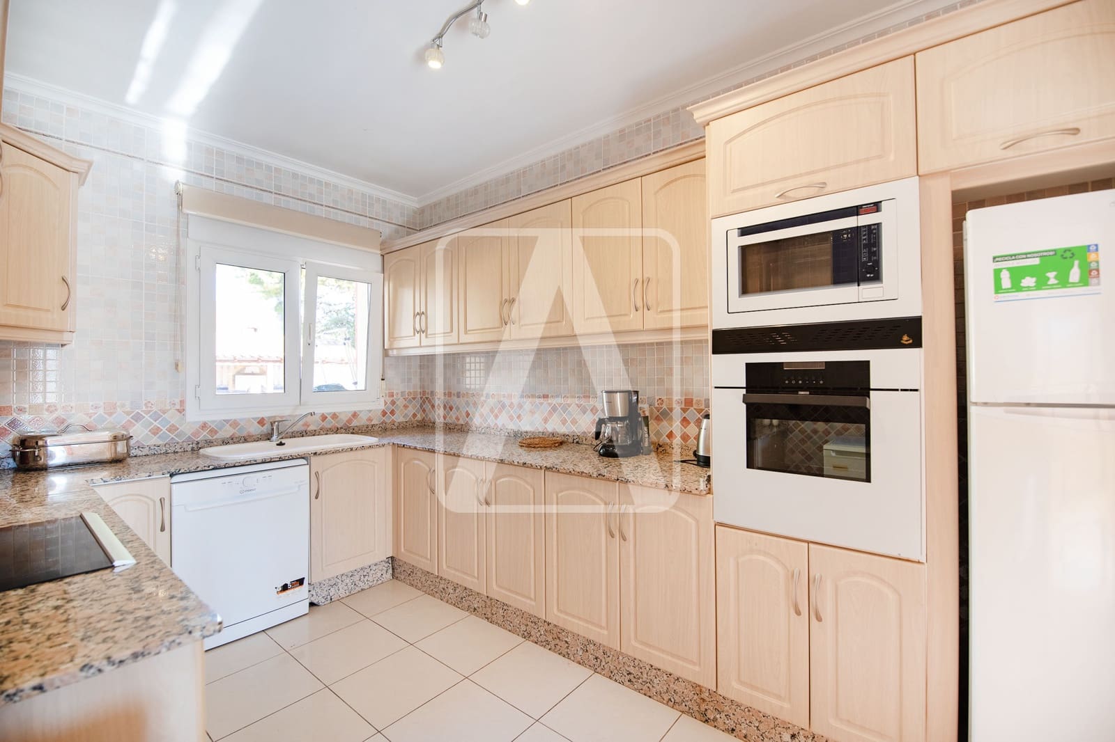 5 bedroom Villa for sale in Calpe / Calp with pool garage - € 820,000 (Ref: 8772629)