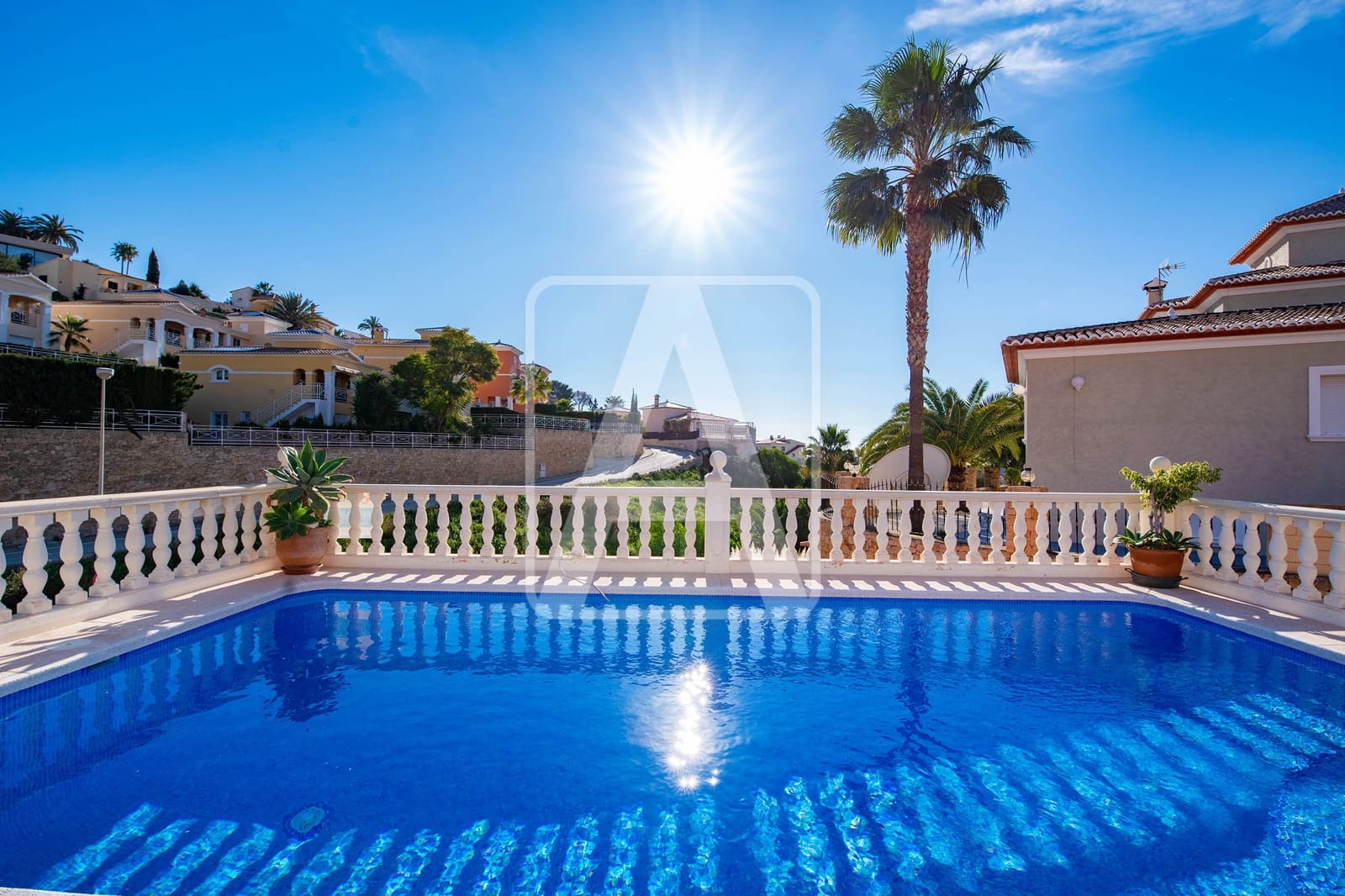 5 bedroom Villa for sale in Calpe / Calp with pool garage - € 820,000 (Ref: 8772629)