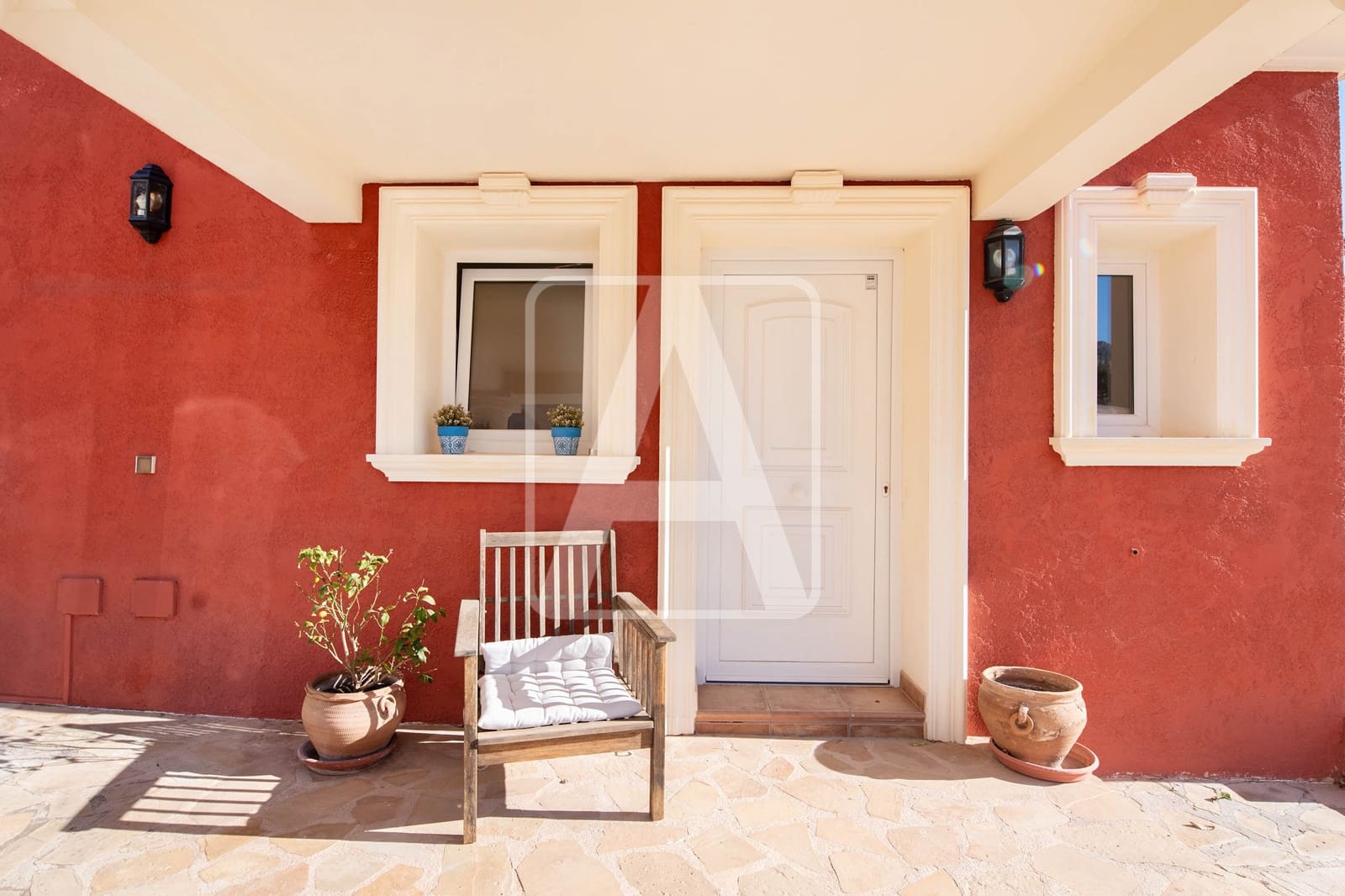 5 bedroom Villa for sale in Calpe / Calp with pool garage - € 820,000 (Ref: 8772629)