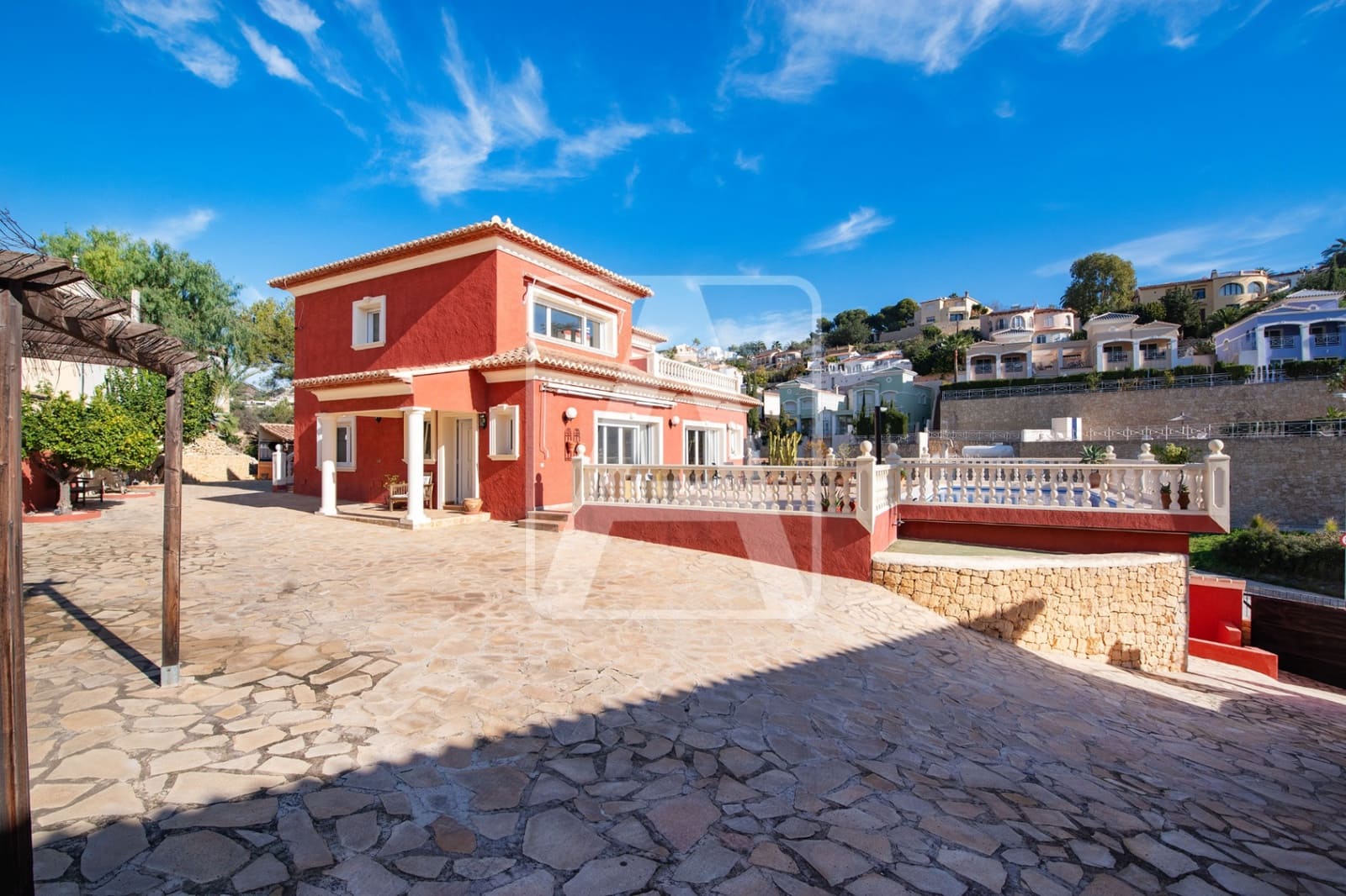 5 bedroom Villa for sale in Calpe / Calp with pool garage - € 820,000 (Ref: 8772629)