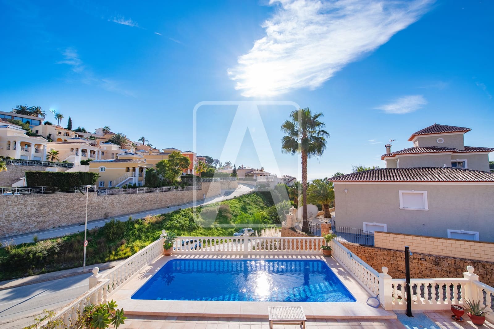 5 bedroom Villa for sale in Calpe / Calp with pool garage - € 820,000 (Ref: 8772629)