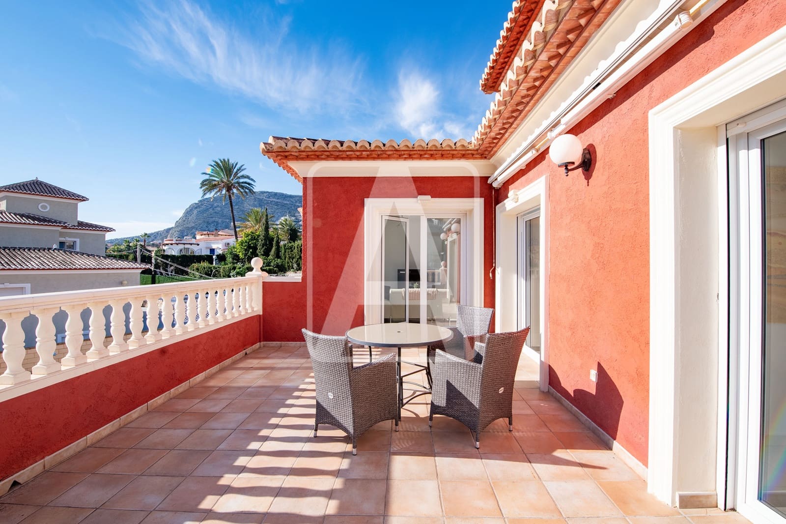 5 bedroom Villa for sale in Calpe / Calp with pool garage - € 820,000 (Ref: 8772629)