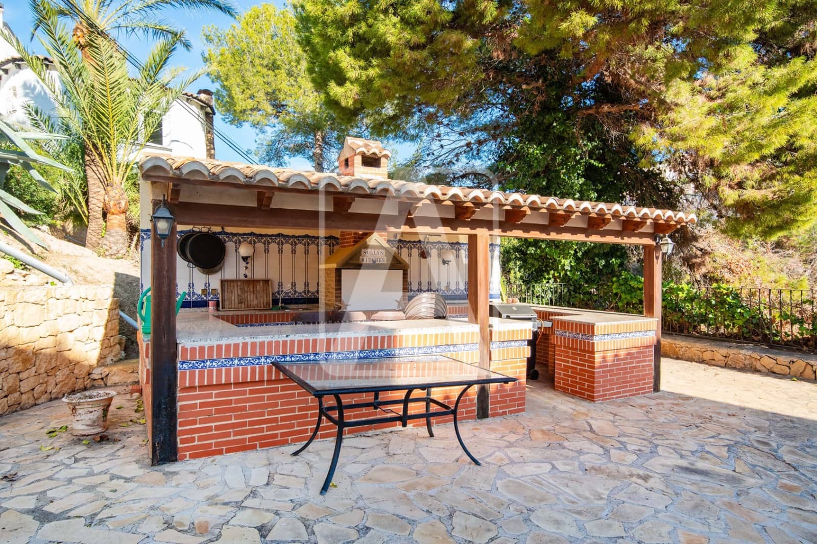 5 bedroom Villa for sale in Calpe / Calp with pool garage - € 820,000 (Ref: 8772629)