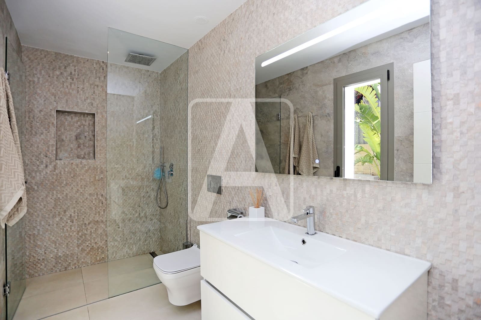 4 sypialnia Willa na sprzedaż w Javea / Xabia z basenem garażem - 1 875 000 € (Ref: 8796834)