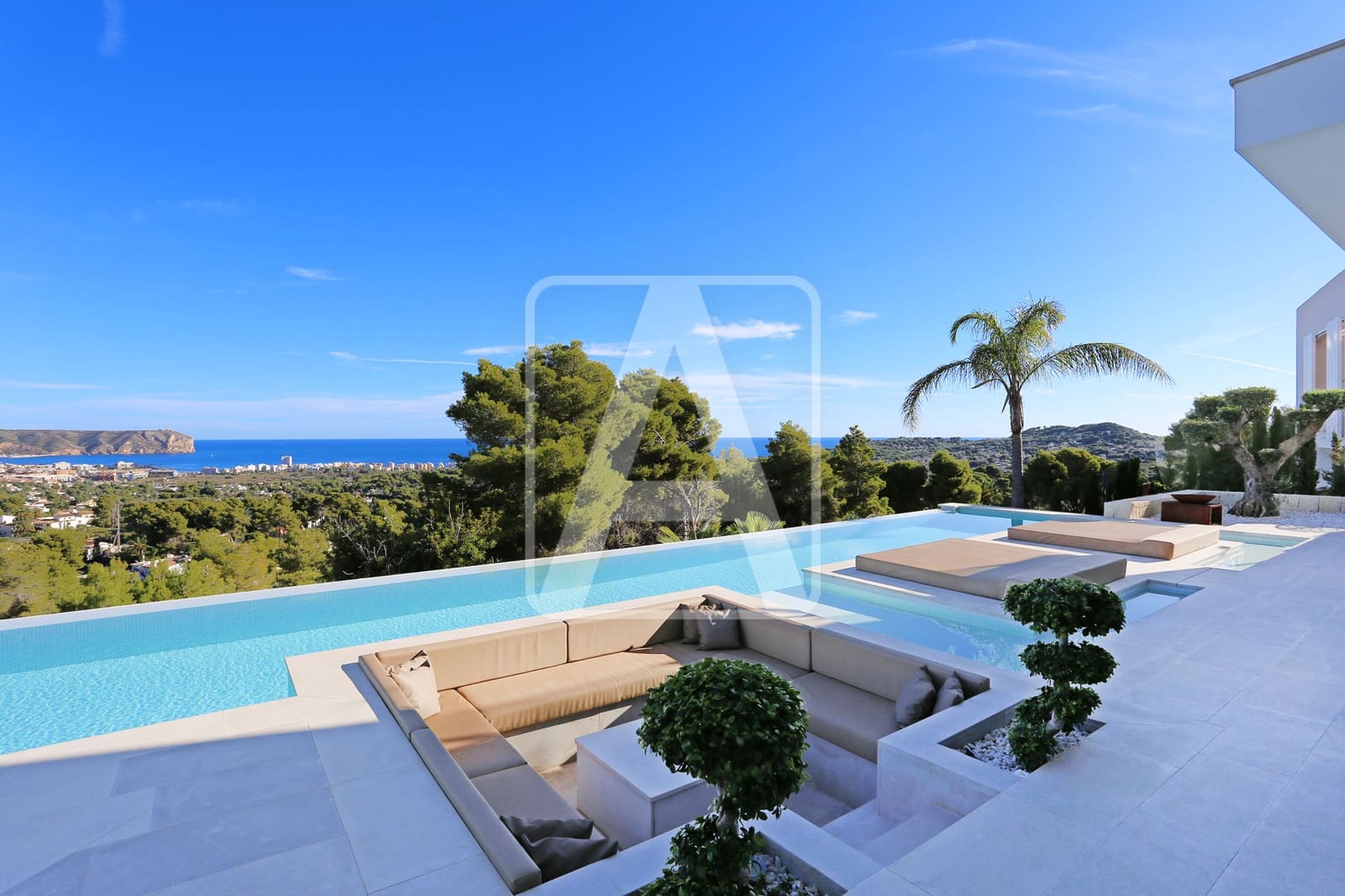 4 sypialnia Willa na sprzedaż w Javea / Xabia z basenem garażem - 1 875 000 € (Ref: 8796834)