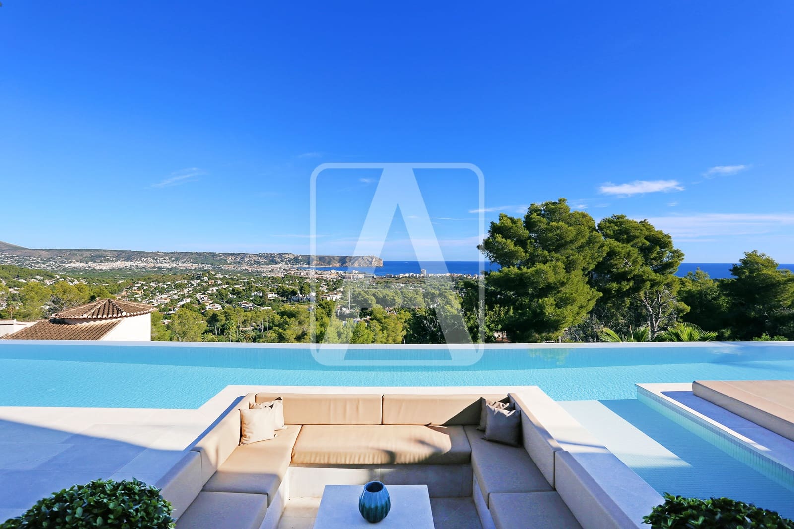 4 sypialnia Willa na sprzedaż w Javea / Xabia z basenem garażem - 1 875 000 € (Ref: 8796834)