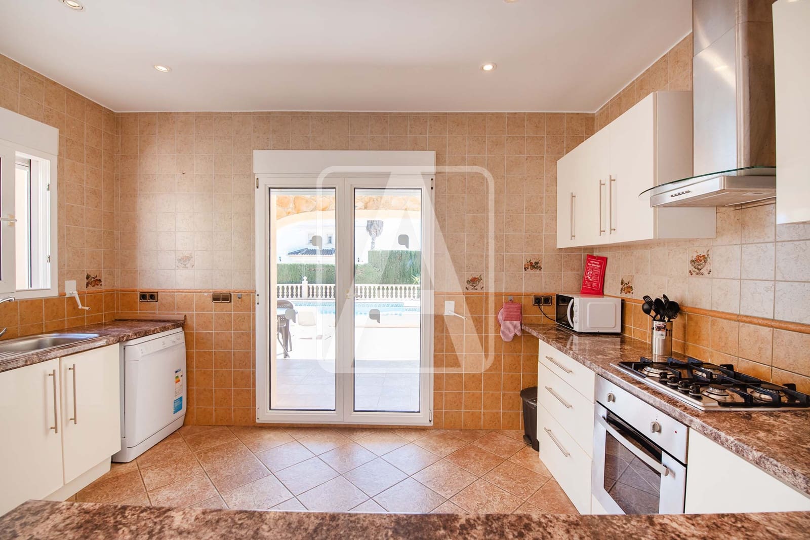 4 slaapkamer Villa te koop in Calpe / Calp met zwembad garage - € 670.000 (Ref: 8914566)