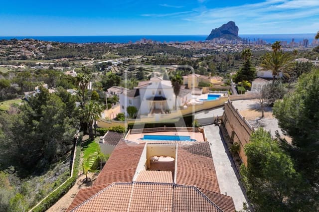 4 slaapkamer Villa te koop in Calpe / Calp met zwembad garage - € 670.000 (Ref: 8914566)