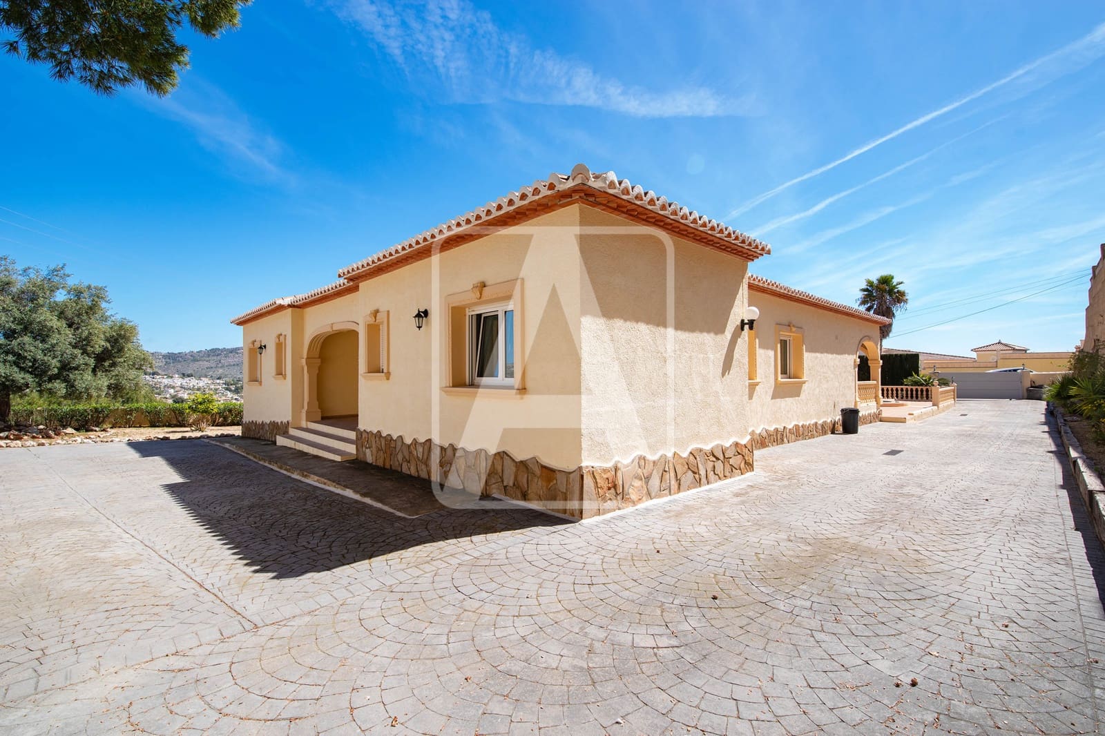 4 slaapkamer Villa te koop in Calpe / Calp met zwembad garage - € 670.000 (Ref: 8914566)