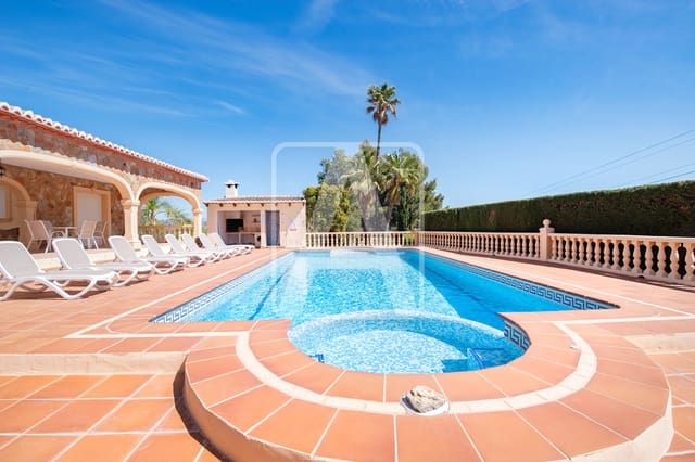 4 slaapkamer Villa te koop in Calpe / Calp met zwembad garage - € 670.000 (Ref: 8914566)