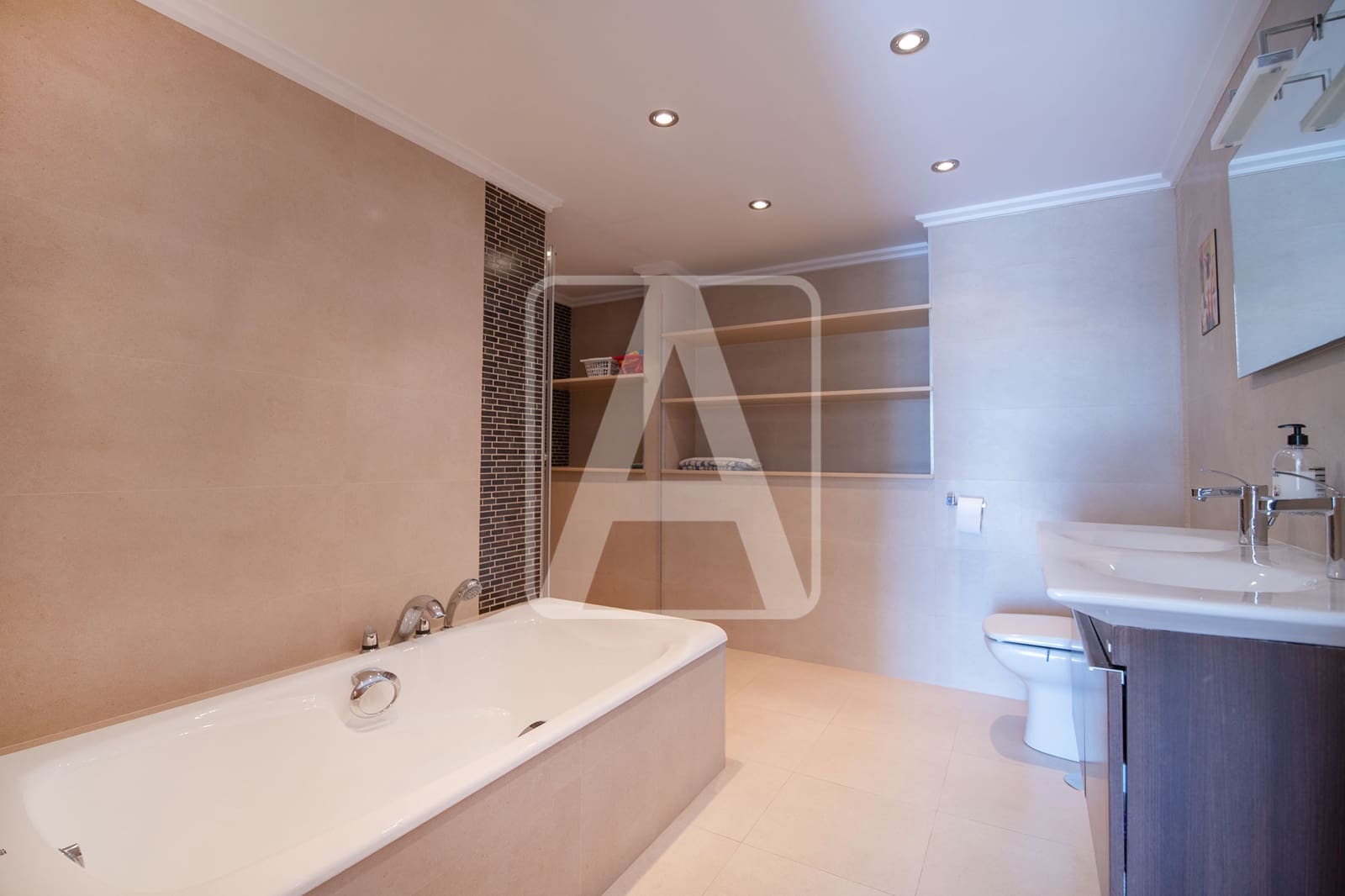 5 soveværelse Villa til salg i Benissa med swimmingpool garage - € 925.000 (Ref: 8920769)