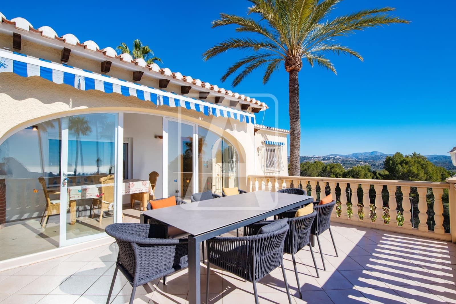 5 soveværelse Villa til salg i Benissa med swimmingpool garage - € 925.000 (Ref: 8920769)