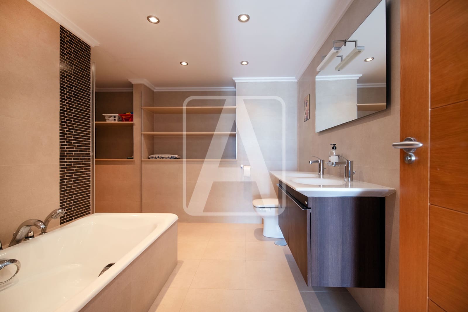 5 soveværelse Villa til salg i Benissa med swimmingpool garage - € 925.000 (Ref: 8920769)