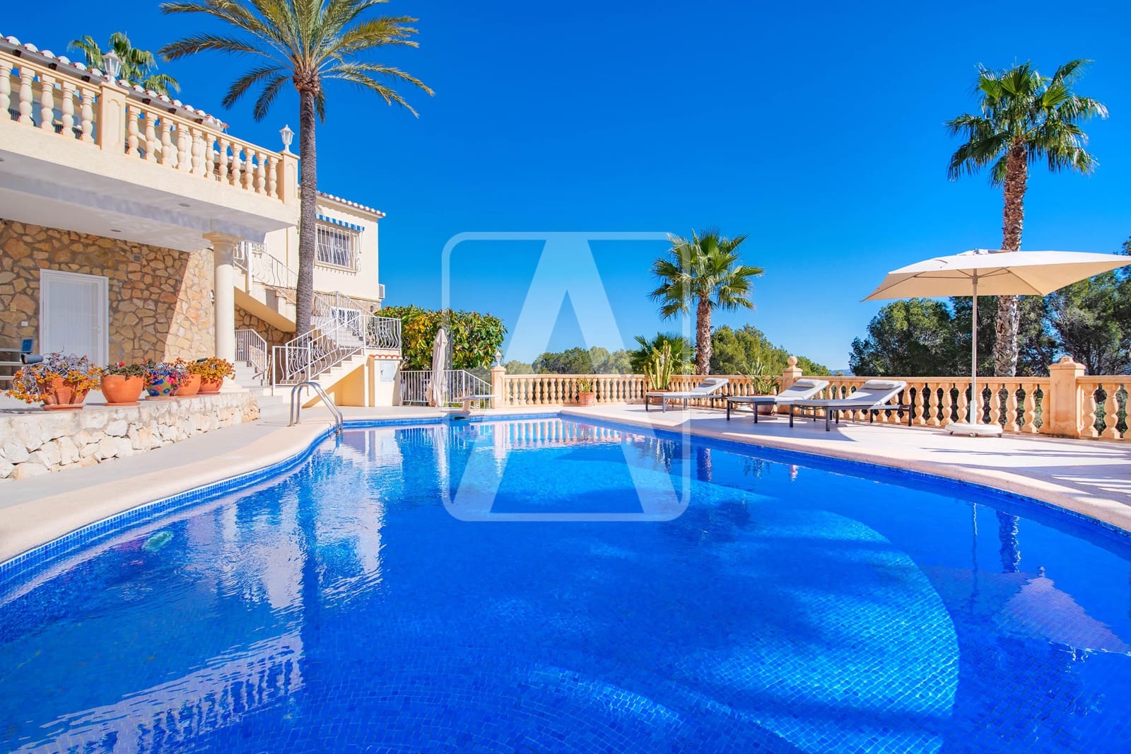 5 soveværelse Villa til salg i Benissa med swimmingpool garage - € 925.000 (Ref: 8920769)