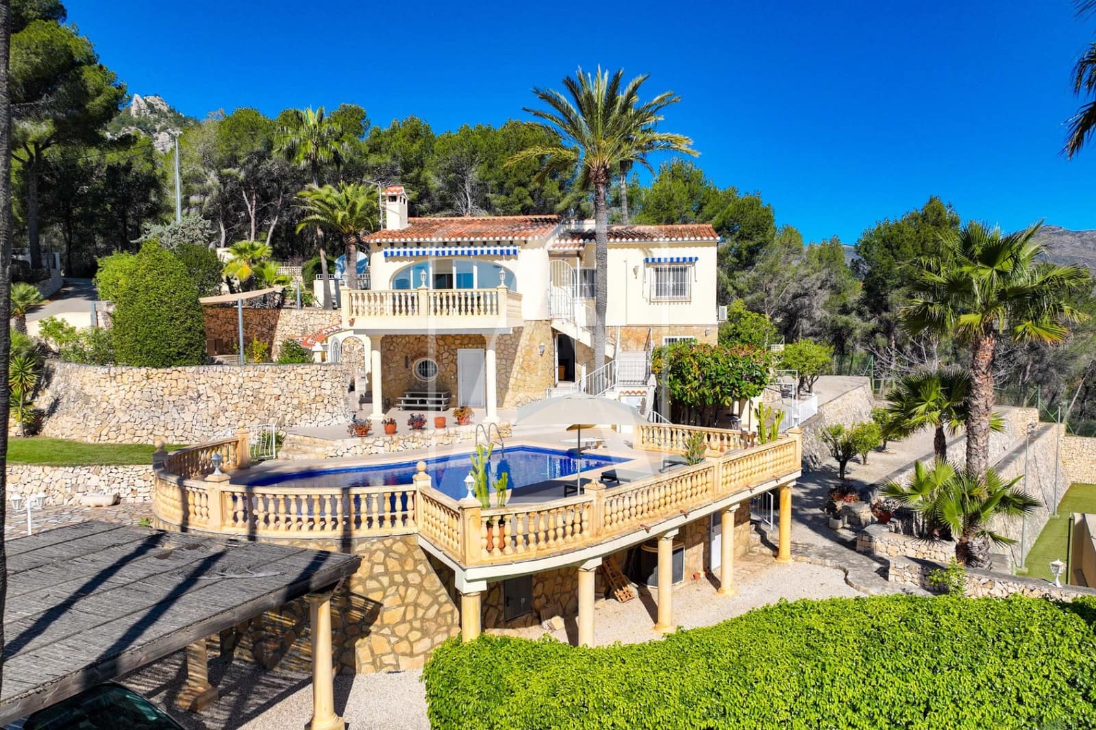 5 soveværelse Villa til salg i Benissa med swimmingpool garage - € 925.000 (Ref: 8920769)