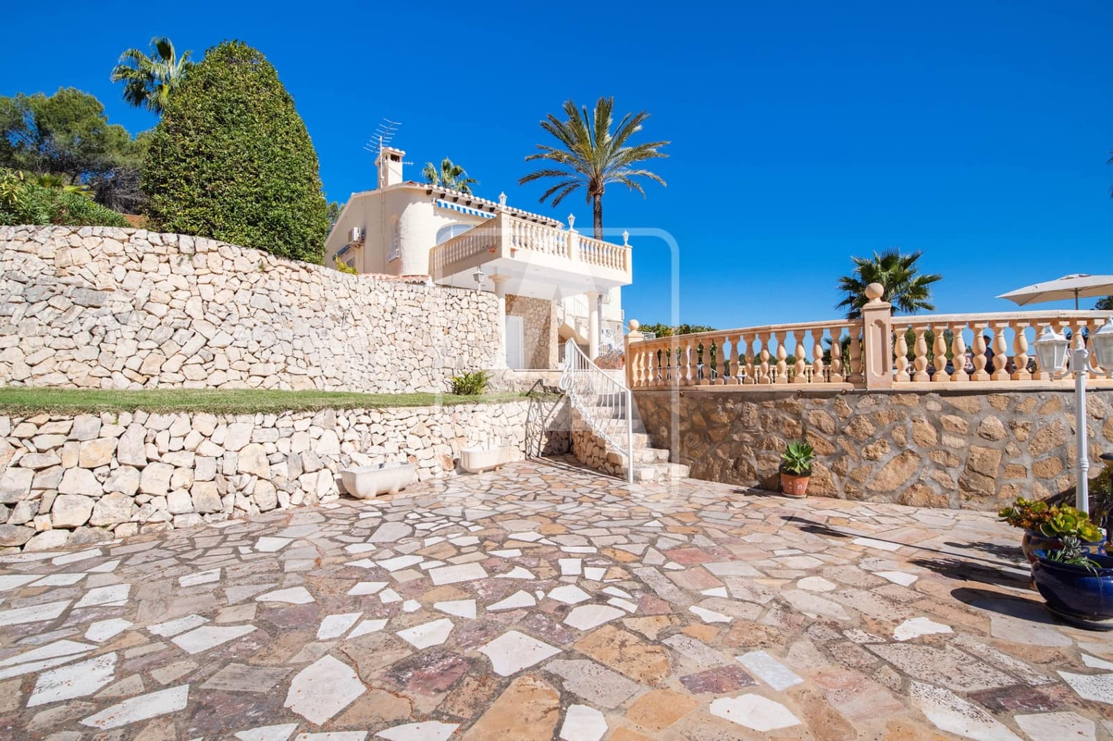 5 soveværelse Villa til salg i Benissa med swimmingpool garage - € 925.000 (Ref: 8920769)