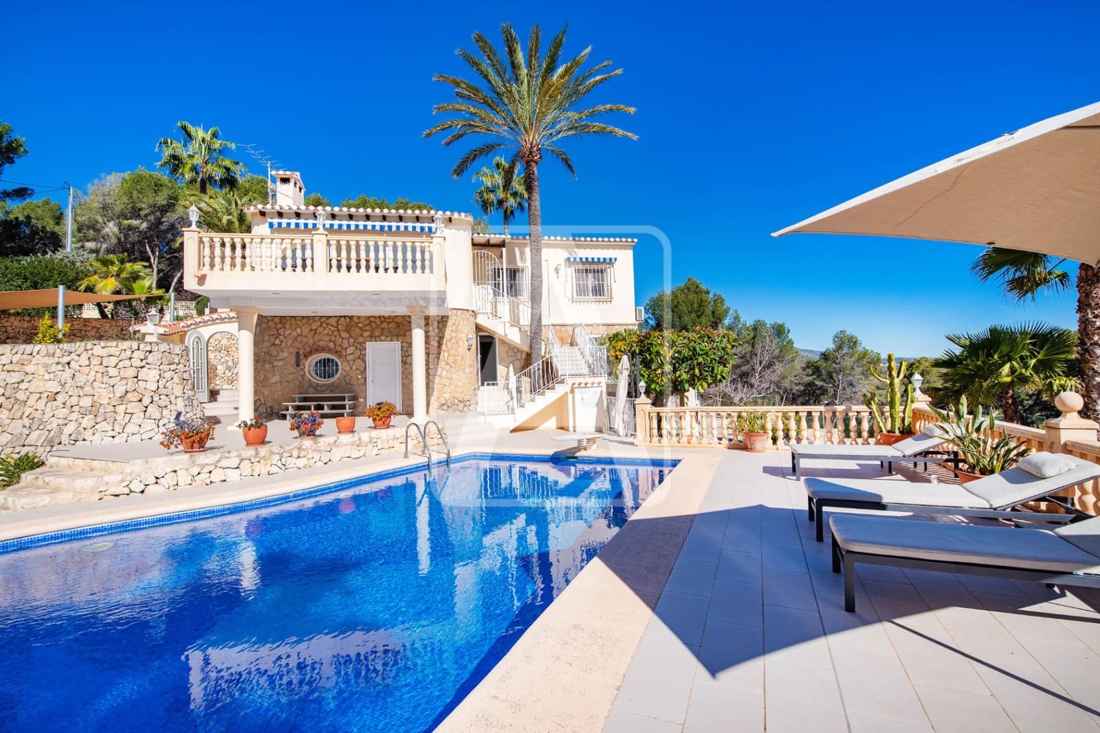 5 soveværelse Villa til salg i Benissa med swimmingpool garage - € 925.000 (Ref: 8920769)