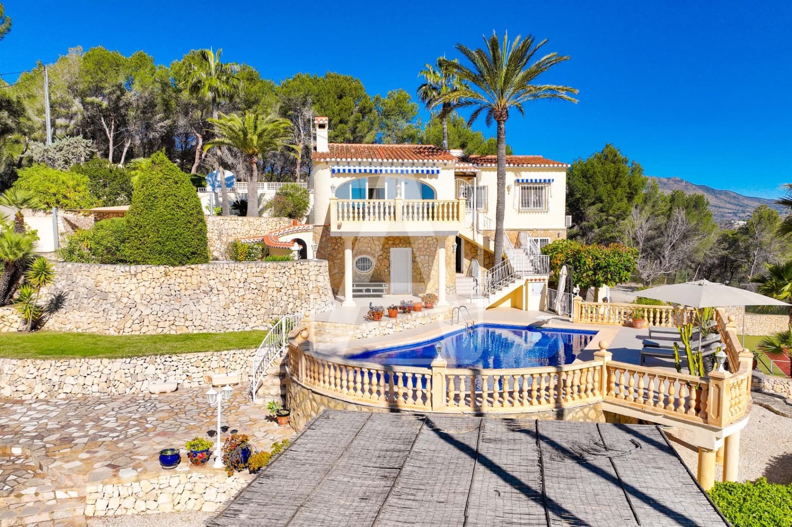 5 soveværelse Villa til salg i Benissa med swimmingpool garage - € 925.000 (Ref: 8920769)