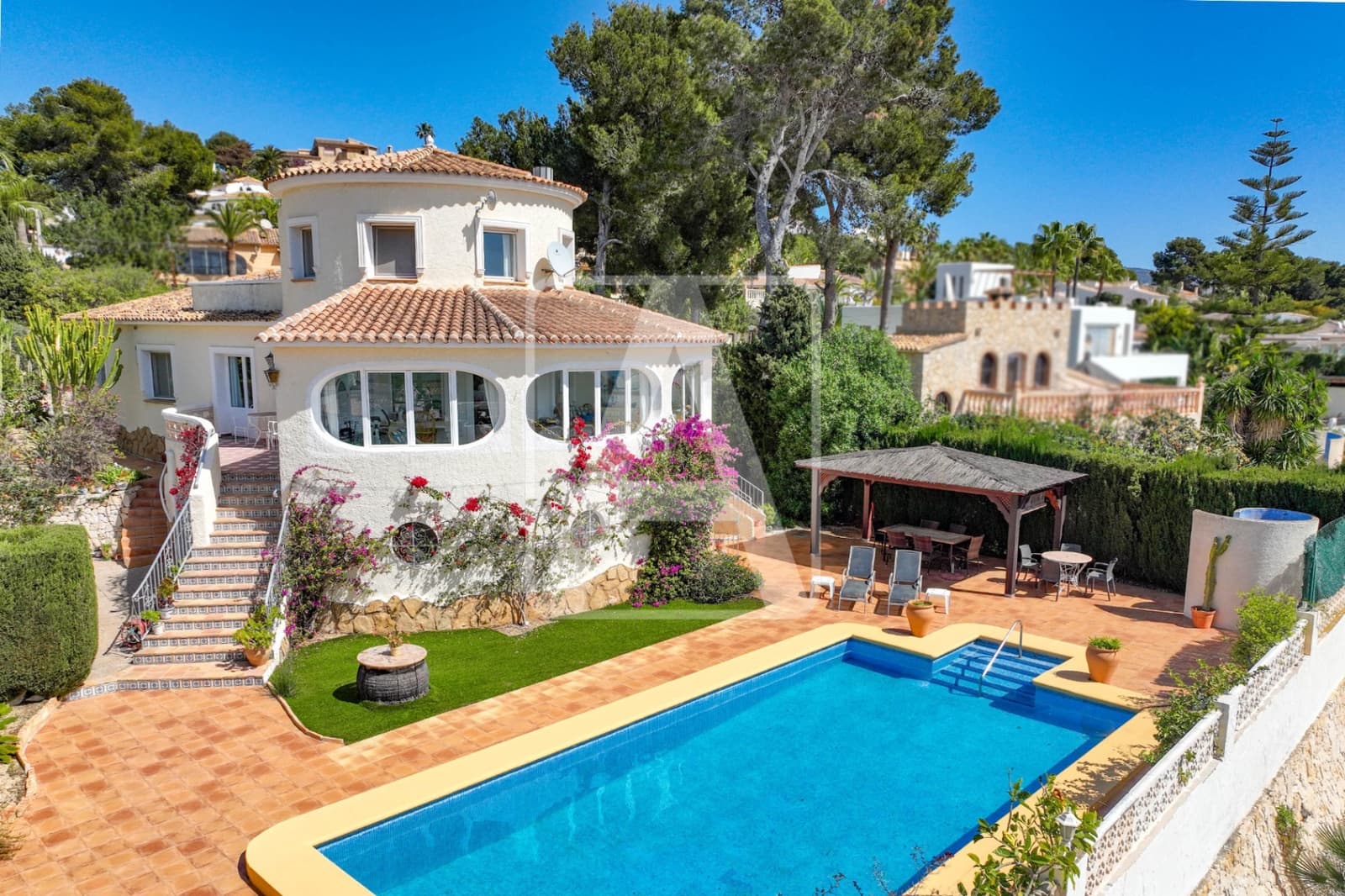 4 soverom Villa til salgs i Moraira med svømmebasseng garasje - € 1 250 000 (Ref: 8927686)