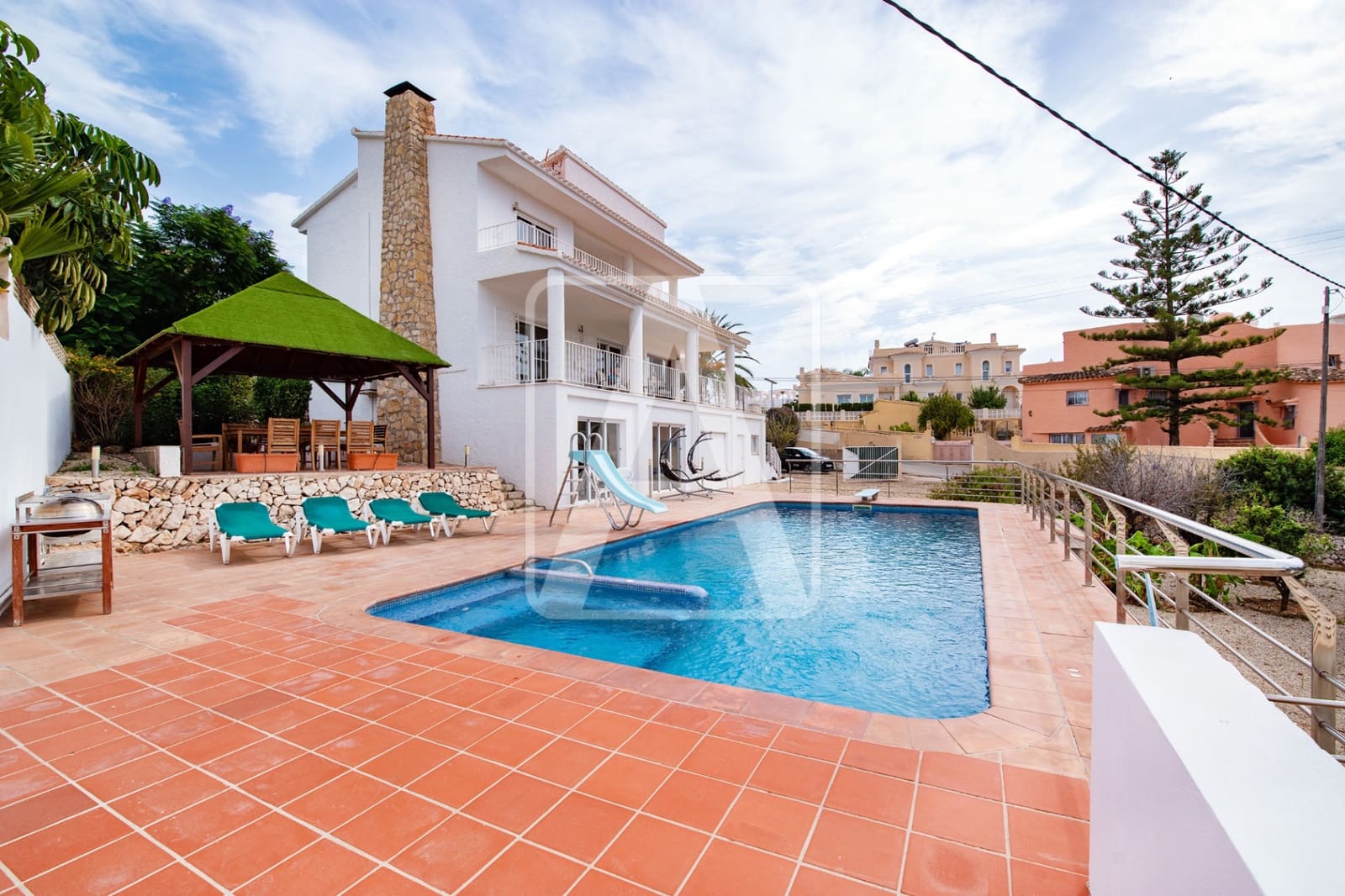 6 Zimmer Villa zu verkaufen in Calpe / Calp mit Pool Garage - 575.000 € (Ref: 8949962)