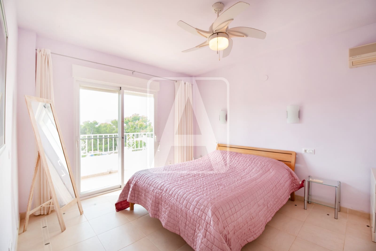 6 Zimmer Villa zu verkaufen in Calpe / Calp mit Pool Garage - 575.000 € (Ref: 8949962)