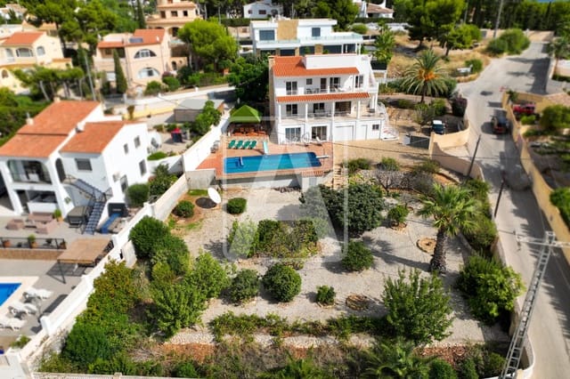 6 Zimmer Villa zu verkaufen in Calpe / Calp mit Pool Garage - 575.000 € (Ref: 8949962)